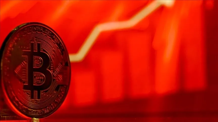 Bitcoin, ABD tarifelerinin 90 gün durdurulmasıyla 82 bin doların üzerine çıktı