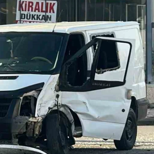 Elazığ'da İki Minibüs Çarpıştı: Çok Sayıda Yaralı