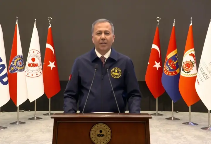 SON DAKİKA... İçişleri Bakanı Ali Yerlikaya: Aynı anda 626 adrese baskın yapıldı