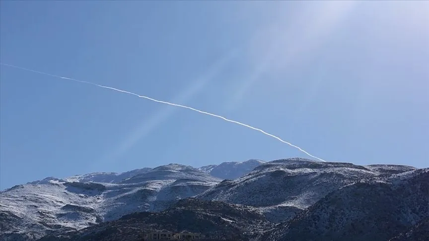 İsrail ordusu, Lübnan'a havadan ve denizden saldırılar düzenledi