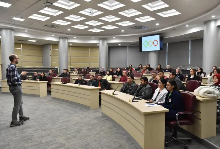 Kepez Belediyesi’nden yaşlı dostu kente güçlü adım