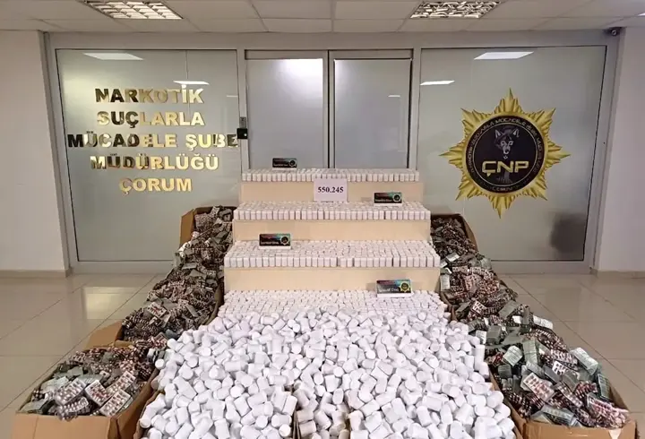 Çorum'da uyuşturucu operasyonu: 550 bin sentetik ecza ele geçirildi