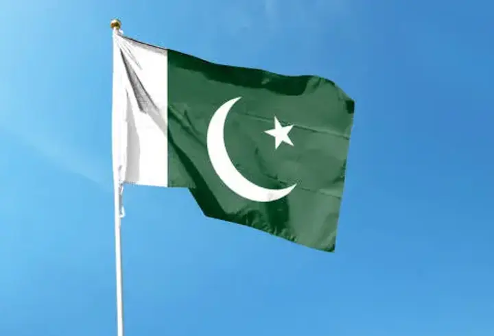 Pakistan'da camide patlama: Çok sayıda yaralı var