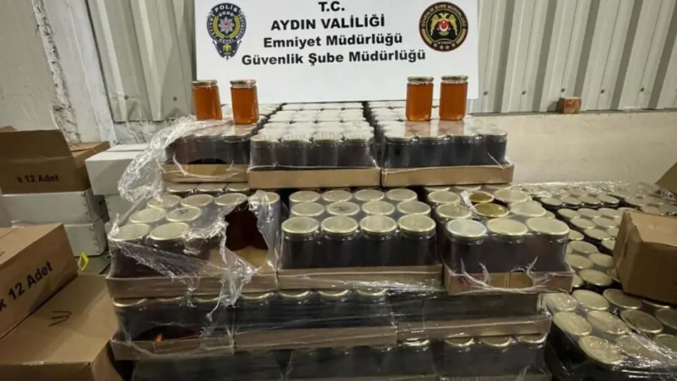 Gıda operasyonunda 2 tonu aşkın sahte bal ele geçirildi