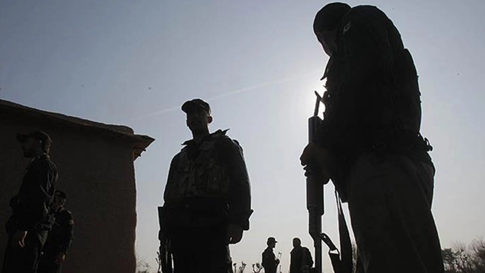 Pakistan'da çatışma! 12 asker hayatını kaybetti, 13 militan öldürüldü