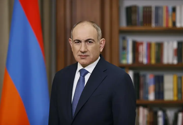 Paşinyan, Azerbaycan ve Türkiye bayraklarına saldırıyı kınadı