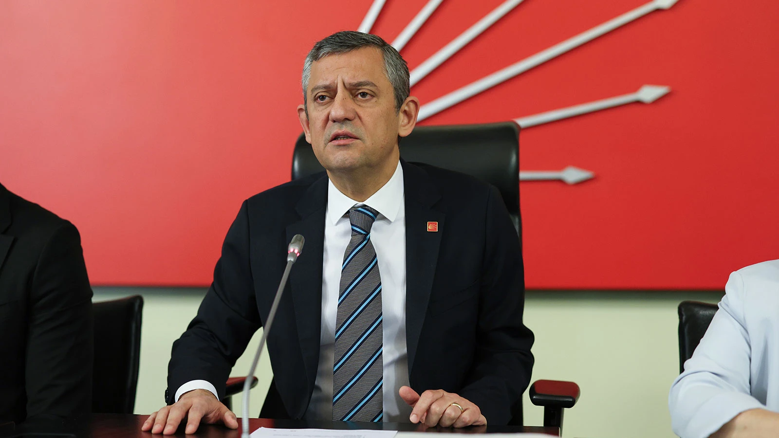 Özgür Özel: Ekrem İmamoğlu tüm vekillerimizin oyunu alarak adayımız oldu