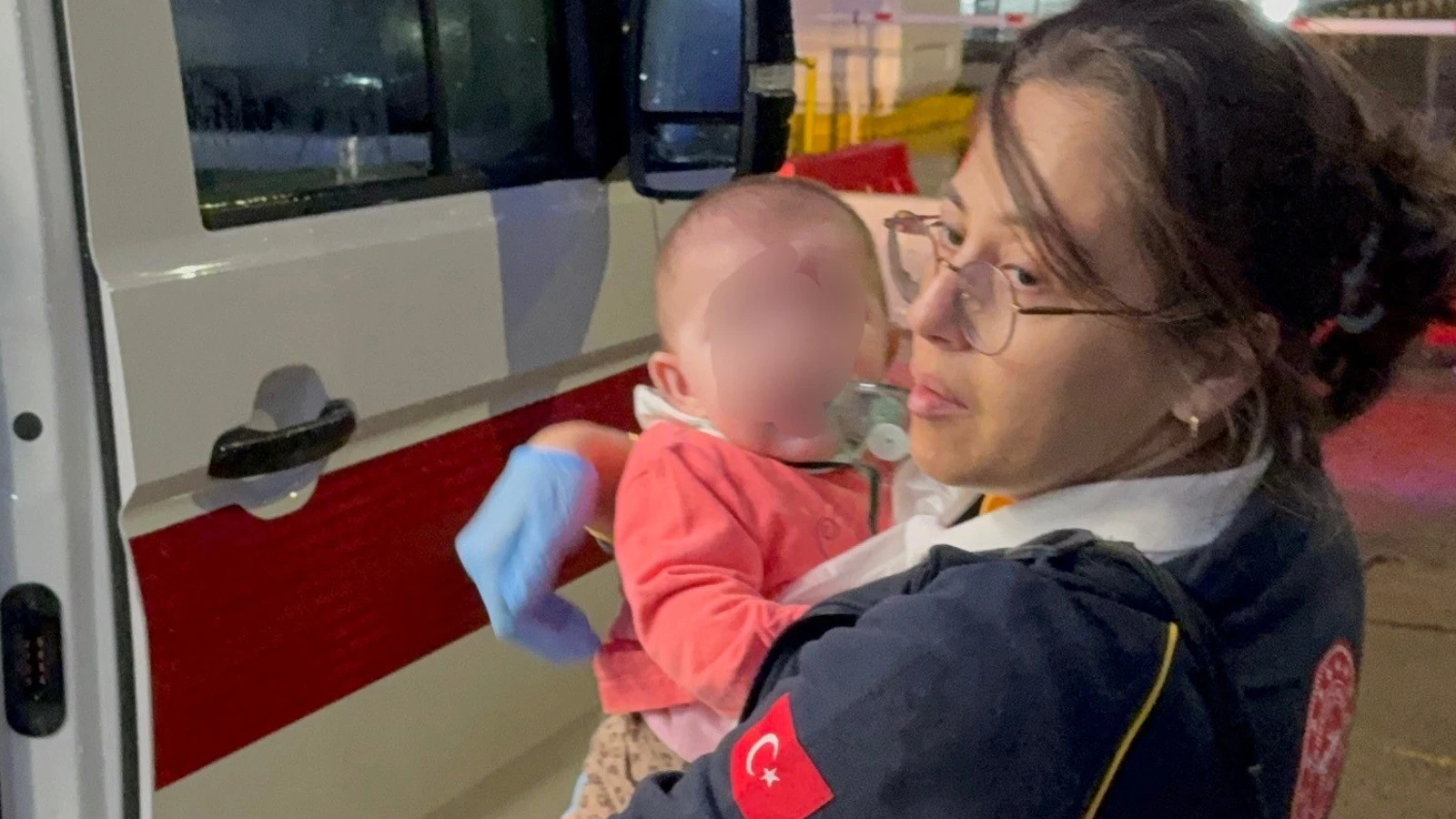 Samsun'da anne ve 6 aylık bebeği yangında hastanelik oldu