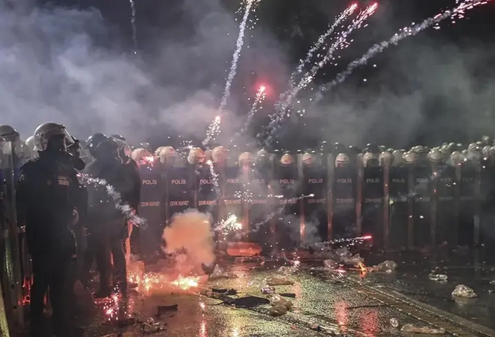 Gösterilerde gözaltına alınan 60 kişiye tahliye kararı