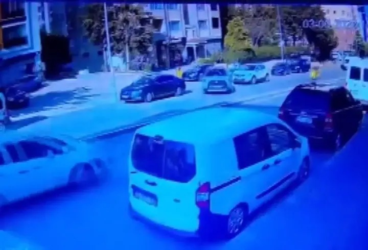 İstanbul - Ataşehir’de motosiklet kazası kamerada