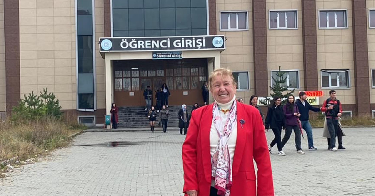 69'unda Üniversiteden Mezun Oldu, 71'inde Yüksek Lisansa Başladı - Haberler - Güncel Eğitim Haberleri - Habertürk