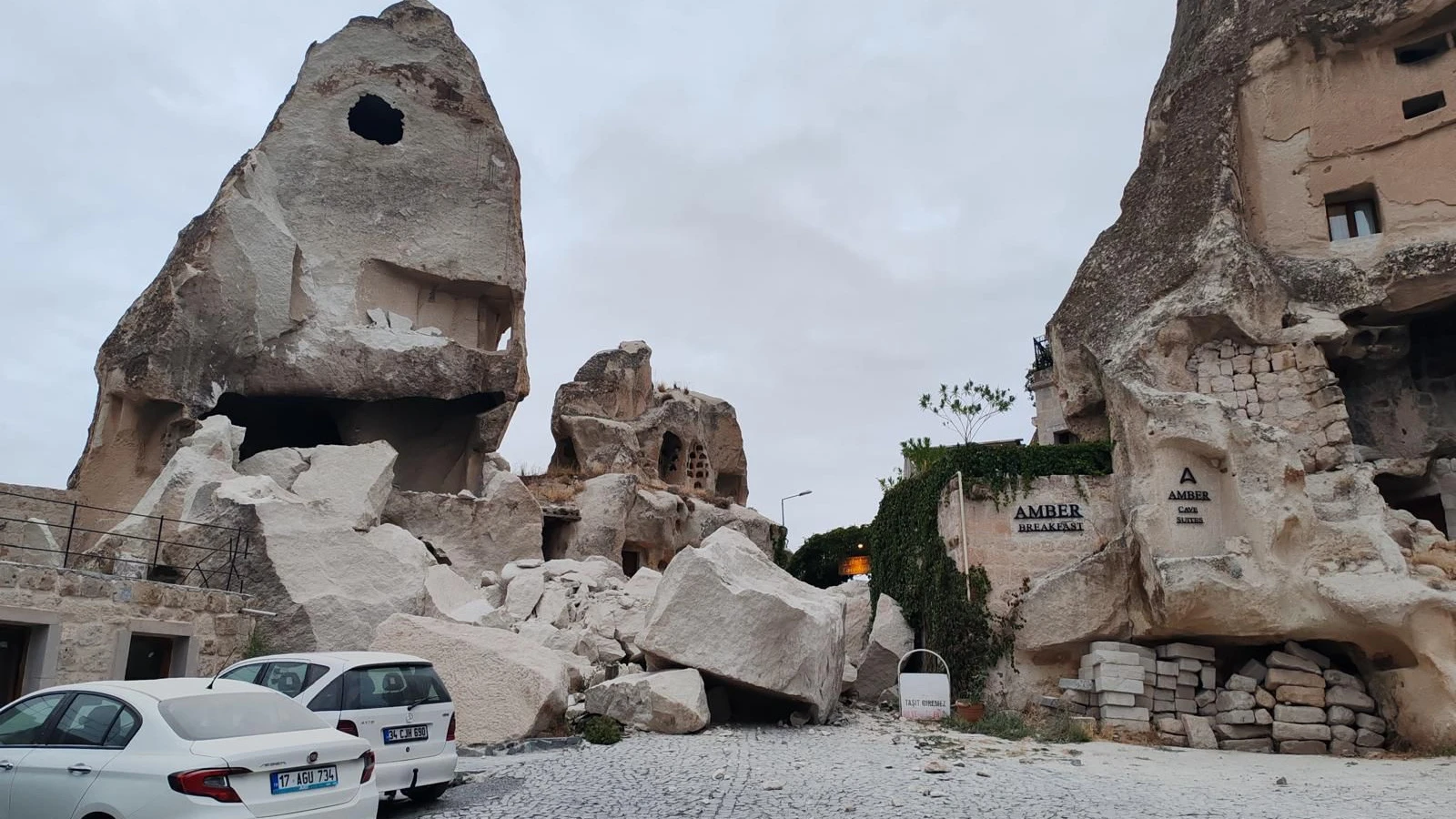Göreme'de bir peribacası kısmen yıkıldı, iklim değişikliği etkisi