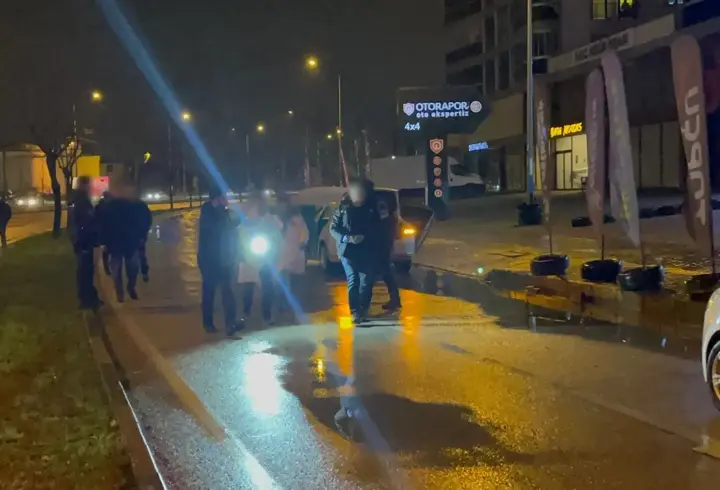 Bursa'da takip sonucu yakalanan otomobilde el bombası ve silah ele geçirildi