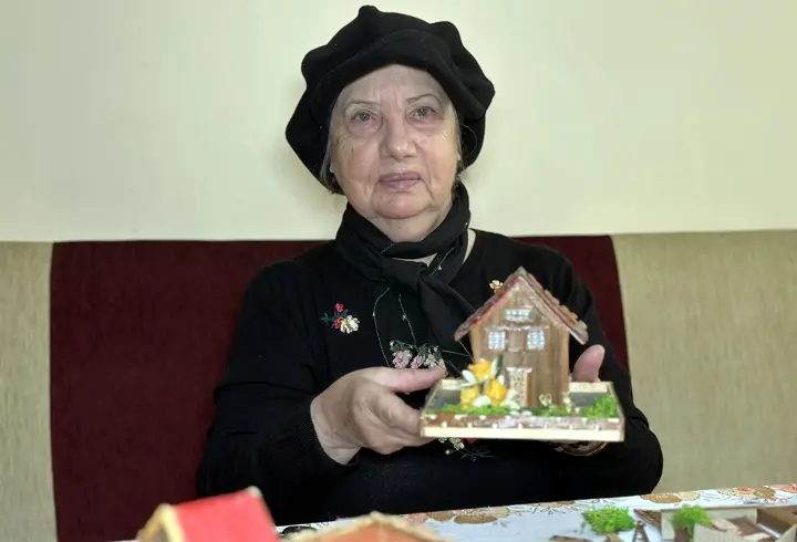 İnşaat ustası babasının yaptığı eski Edirne evlerini, rölyefle buluşturdu
