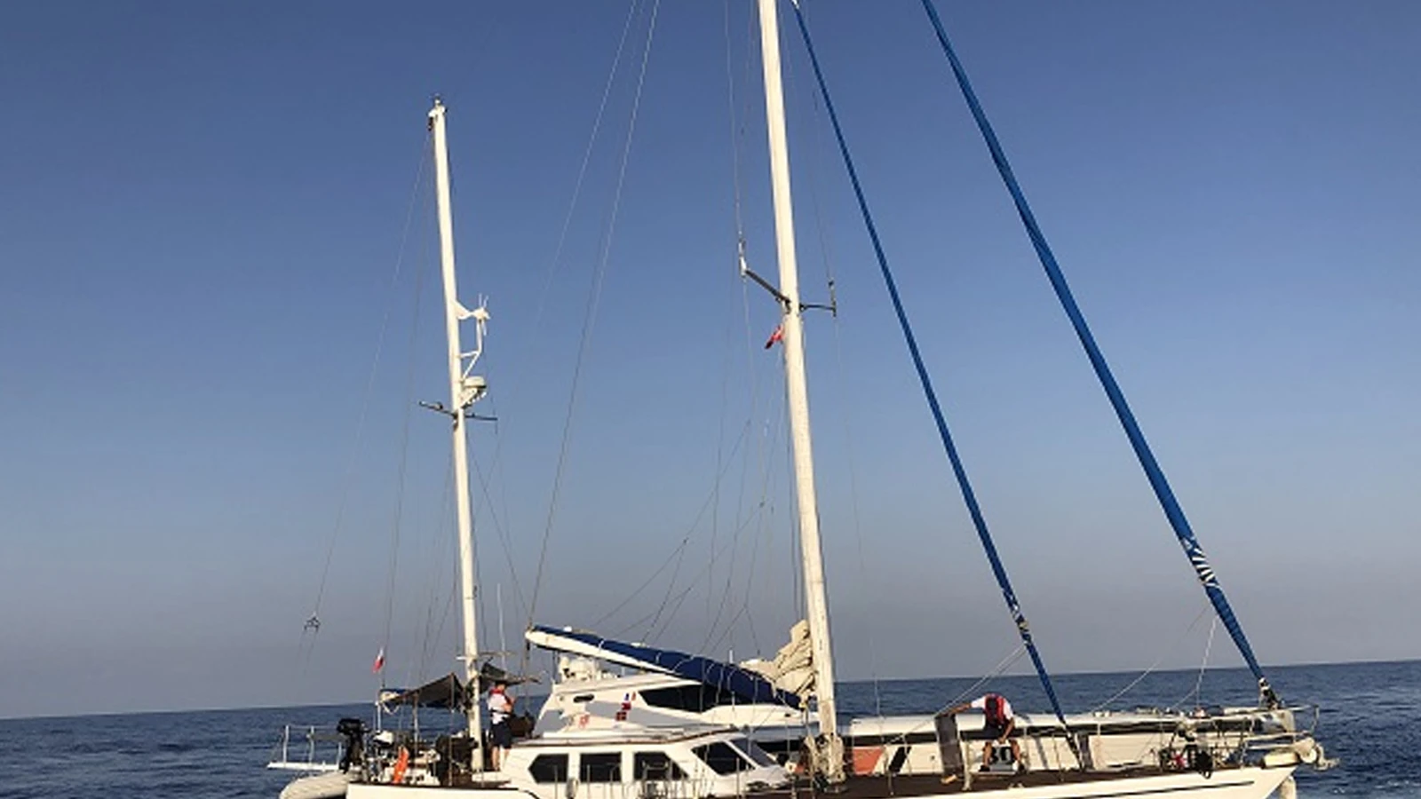 İzmir açıklarında 115 düzensiz göçmen yakalandı