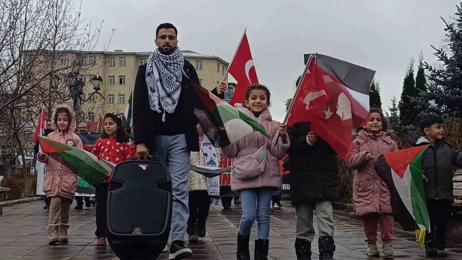 Sağlık çalışanlarının sessiz yürüyüşü 73. haftasında