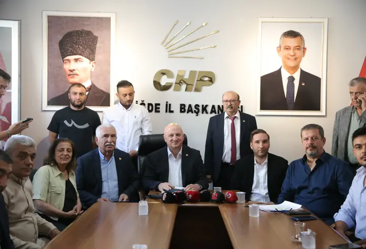 CHP heyeti, saha çalışmaları kapsamında Niğde'de gazetecilerle buluştu