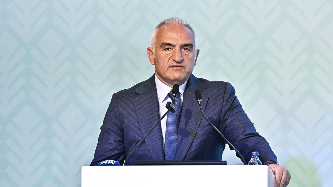 Bakan Ersoy: Türkiye, turizmde kendi rekorlarını kırmaya devam ediyor
