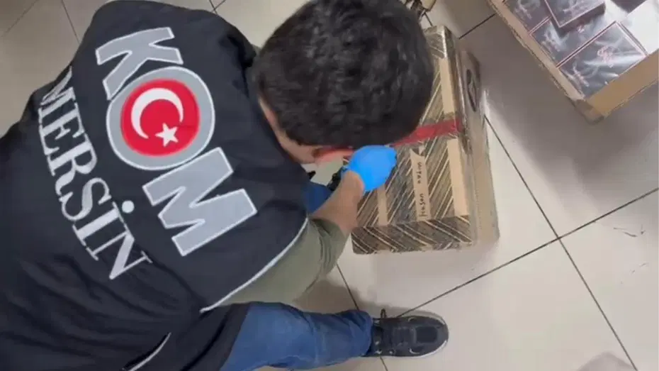Kargoyla gönderilen kolilerde yüzlerce kaçak parfüm ele geçirildi