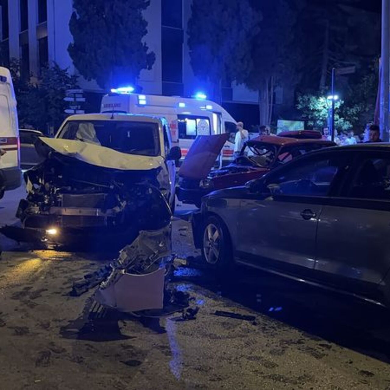 Burdur'da zincirleme kaza: 1 ölü, 4 yaralı
