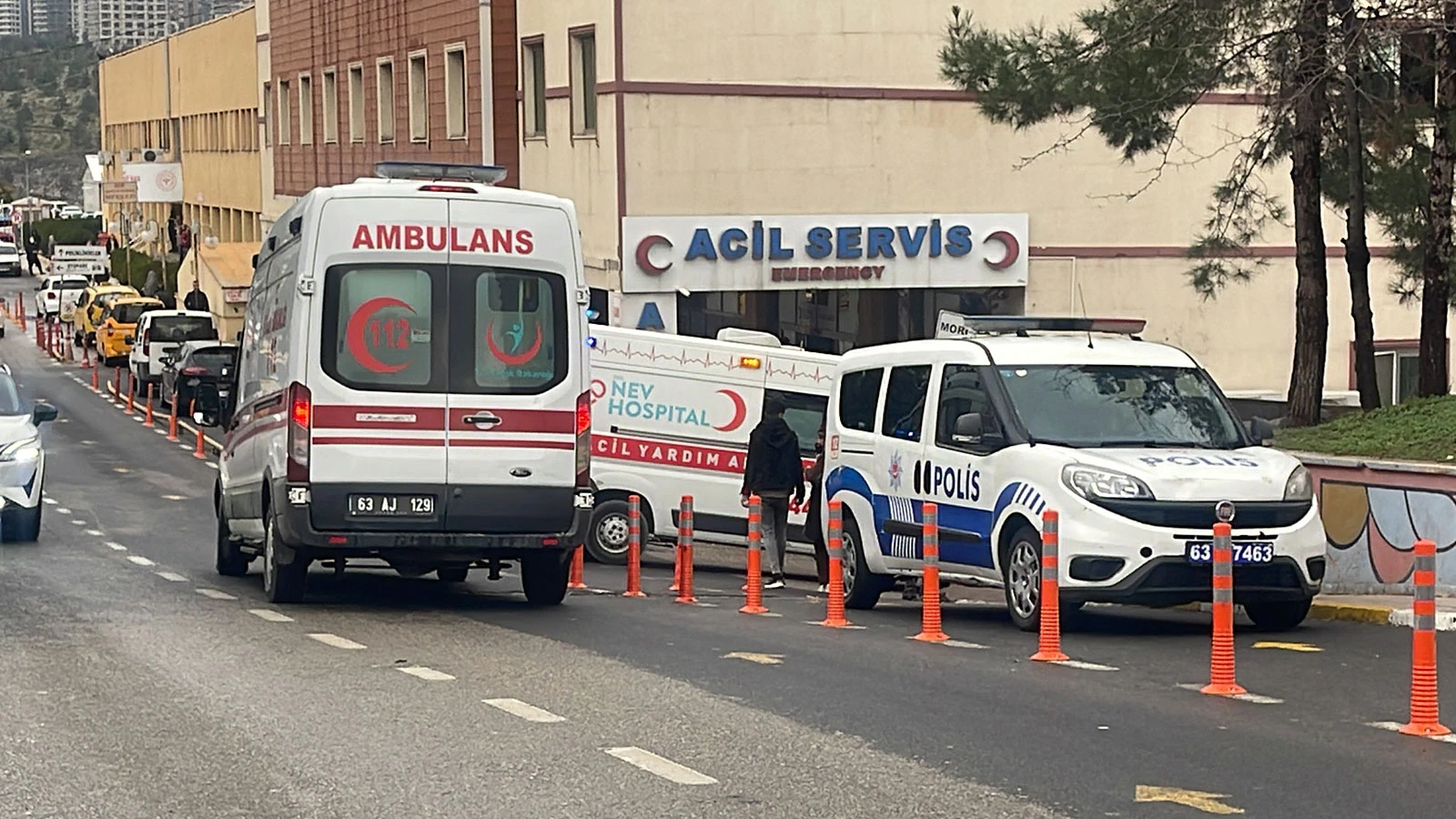 Kendisine bıçakla saldıran oğlunu av tüfeğiyle öldürdü
