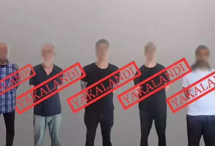 SON DAKİKA... Bakan Yerlikaya duyurdu: Kırmızı bültenle aranan 5 suçlu daha Türkiye'ye getirildi