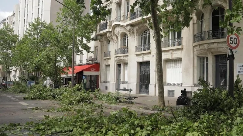 Fransa'da Goretti Fırtınası nedeniyle 92 bin hanede elektrik kesintisi sürüyor