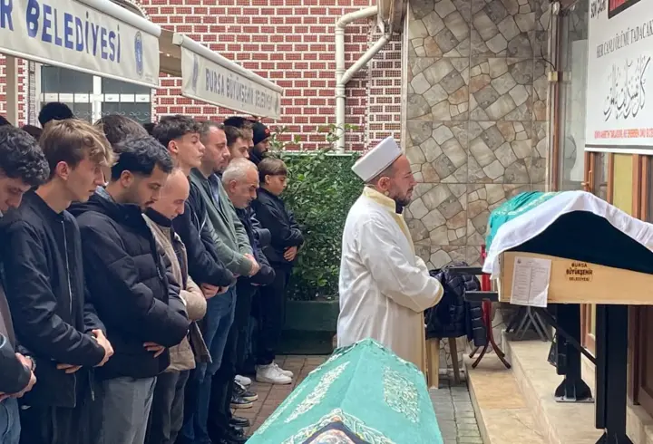 18 Yaşındaki Emre'yi Öldüren Şüpheli: Bir Anlık Öfkeyle Elimdeki Bıçağı Salladım (2)