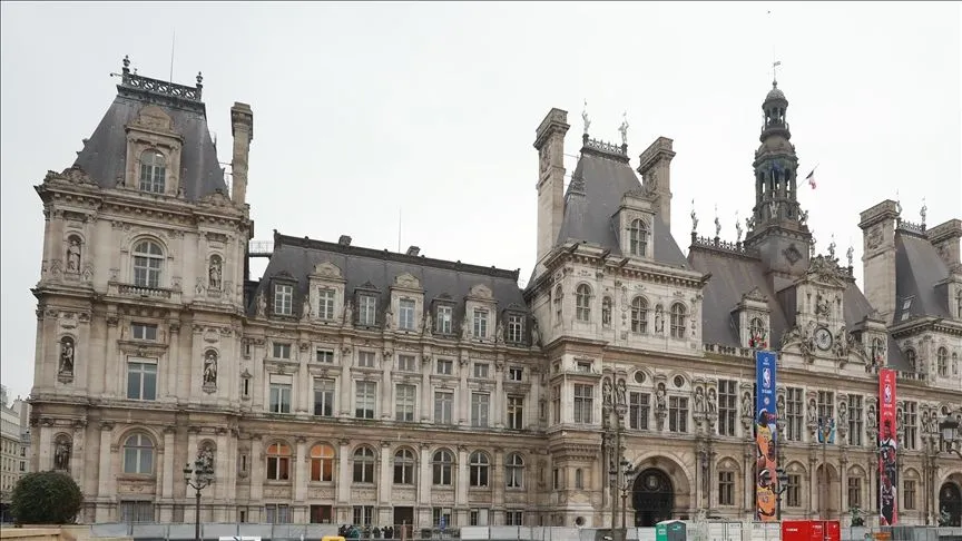Paris Belediye Binası'nda ihalede yolsuzluk şüphesiyle arama yapıldı