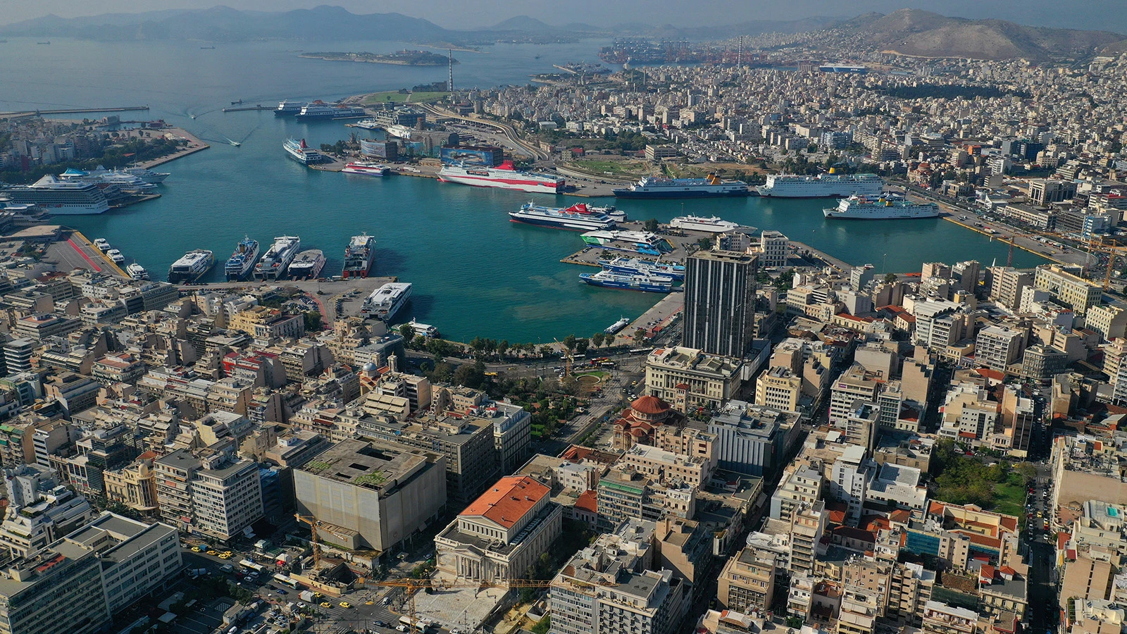 Kilit liman Çin'in elinde! Ege'de soğuk savaş rüzgarı