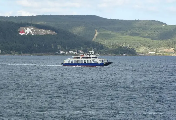 Çanakkale'de Feribot Seferlerine Fırtına Engeli