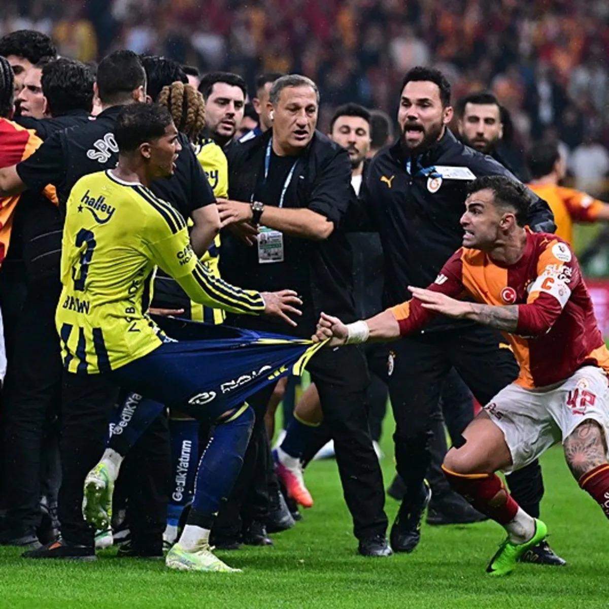 Son Dakika: Abdülkerim Bardakcı Ve Archie Brown'un Cezaları Açıklandı!