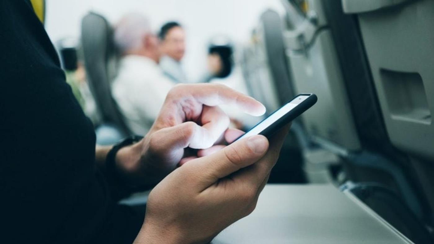 iPhone'larda hayati sorun: Uçuş sırasında pil şişiyor!