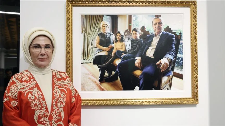 Emine Erdoğan, VakıfBank Sanat Galerisi'nin açılışına katıldı