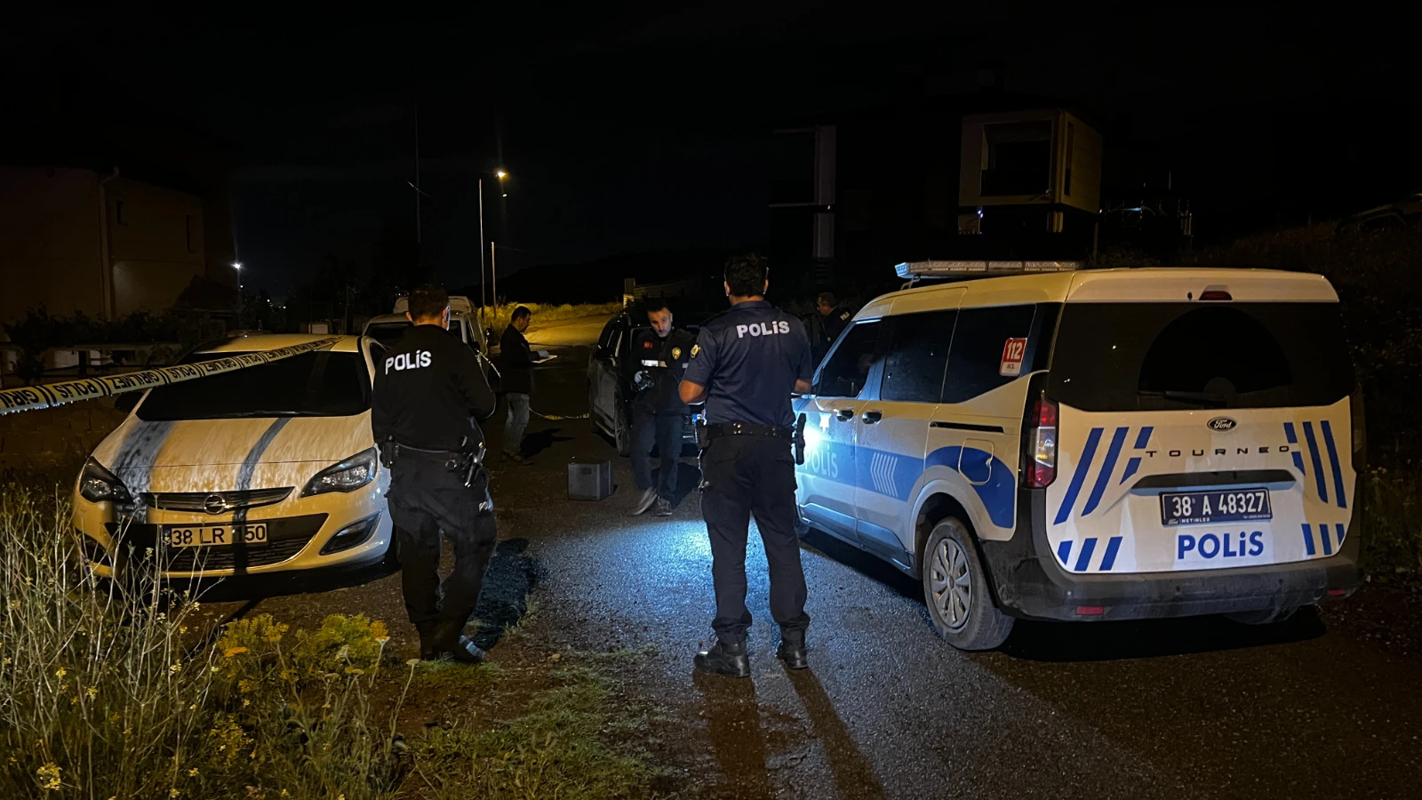 Kayseri'de çıkan silahlı kavgada 3 kişi yaralandı