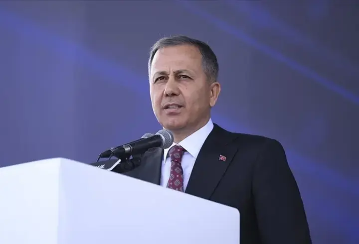 Bakan Yerlikaya'dan, bayram tatilinde trafiğe çıkacaklara uyarı