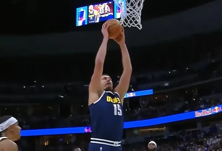 Nikola Jokic, bu sezon 9 maçta 6. kez "triple-double" yaptı