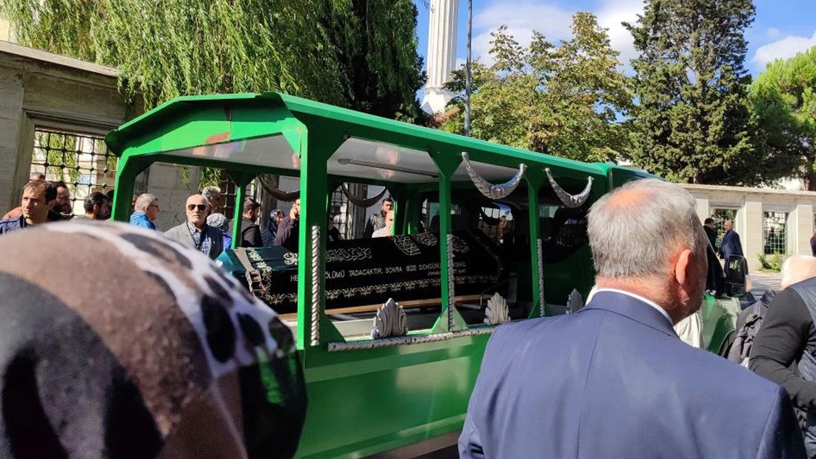 Silahlı saldırıda öldürülen Avukat Serdar Öktem son yolculuğuna uğurlandı