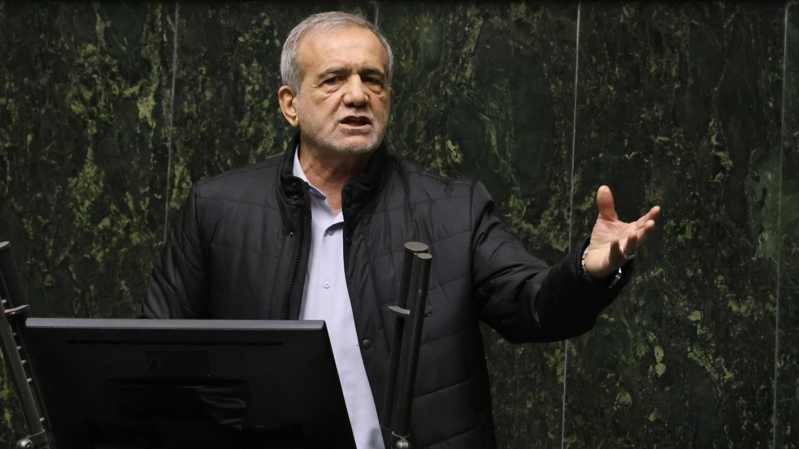 Pezeşkiyan’dan BM’nin 'yaptırım' kararına tepki: Asla teslim olmayacağız