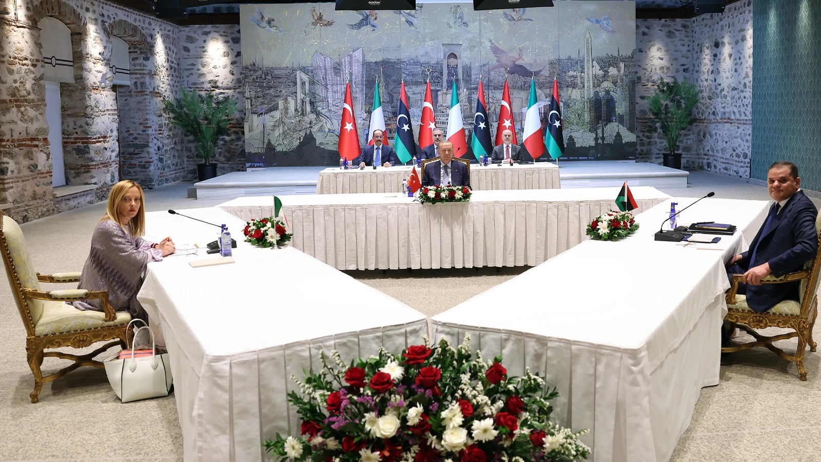 İstanbul'da kritik toplantı! Erdoğan, Meloni ve Dibeybe ile bir araya geldi