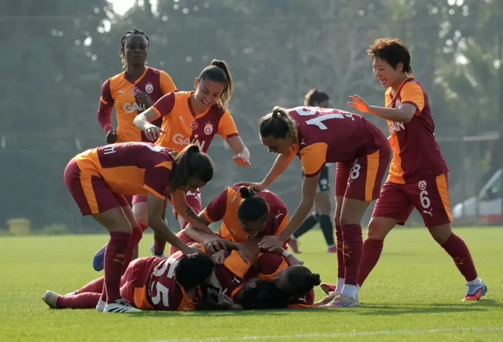 Kadın futbol derbisinde kazanan Galatasaray: 5-0
