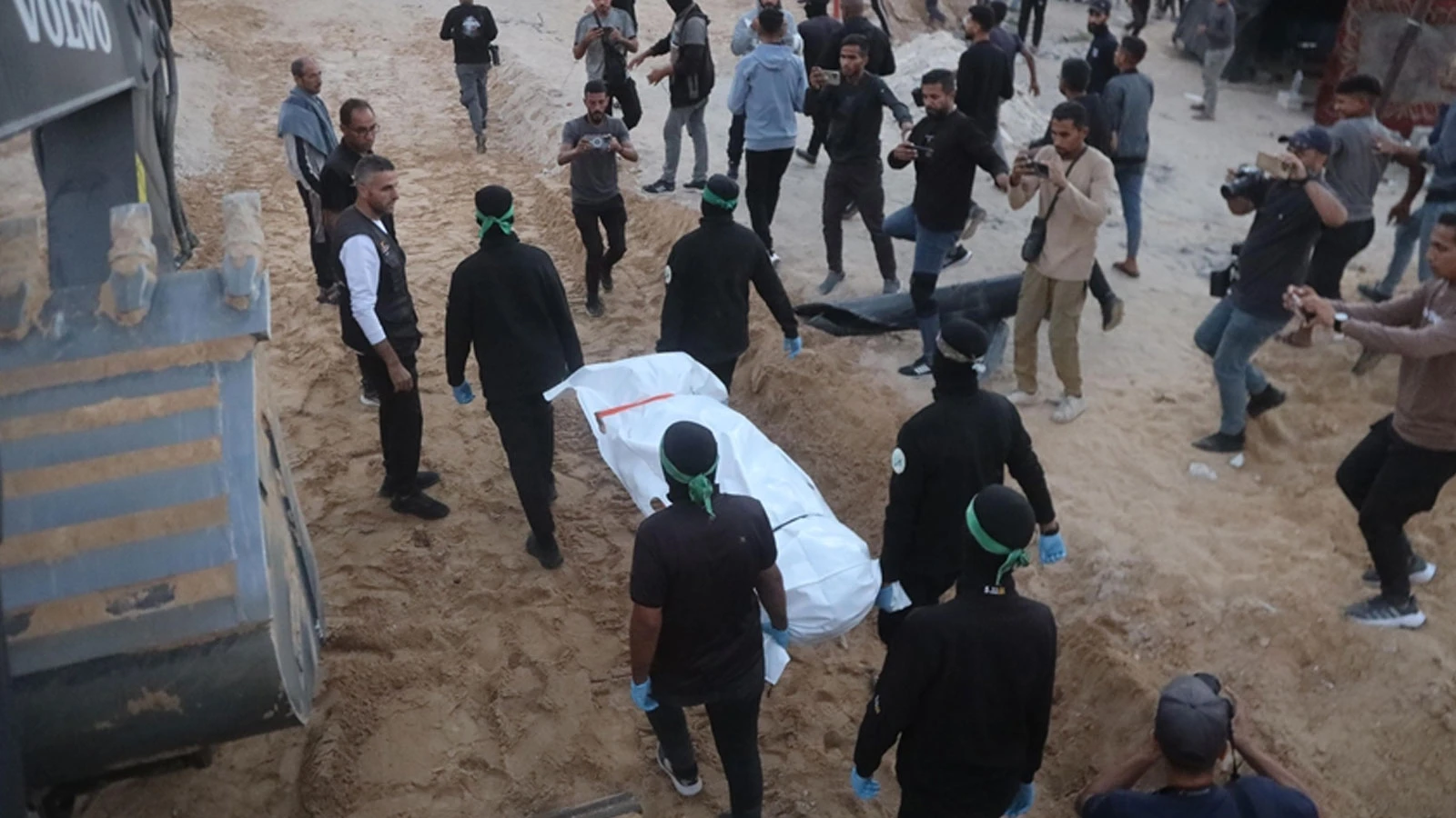 Hamas, İsrailli esirlere ait 3 cesedi daha Kızılhaç'a teslim etti