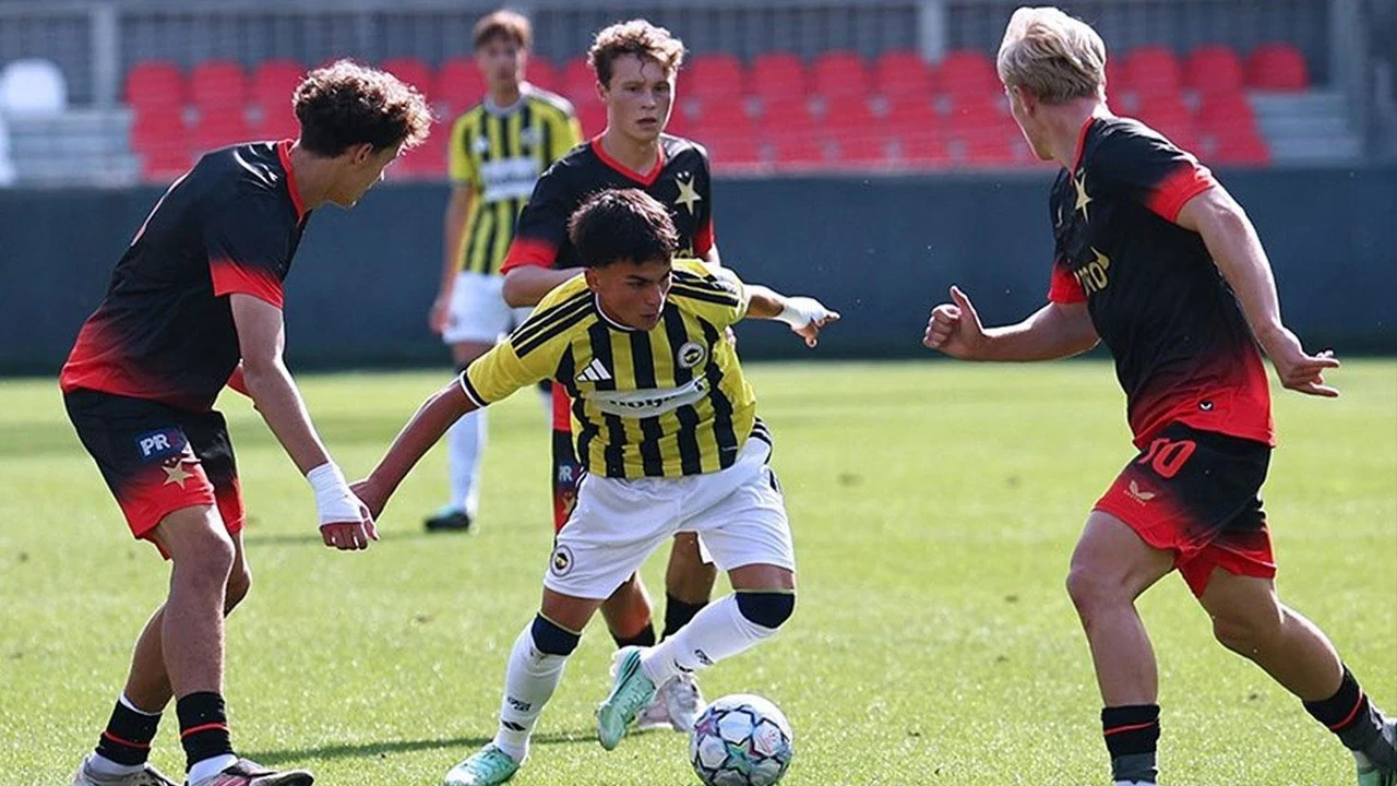Fenerbahçe U19, Slavia Prag'a 3-1 Mağlup Oldu