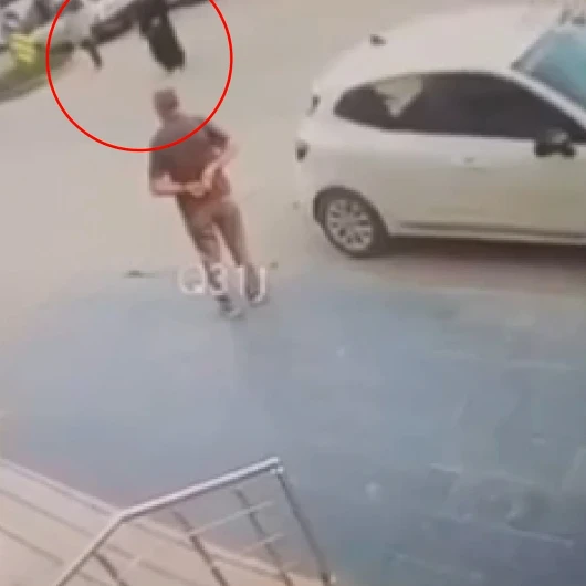 Samsun'da Hafif Ticari Araç Yayaya Çarptı: O Anlar Kamerada
