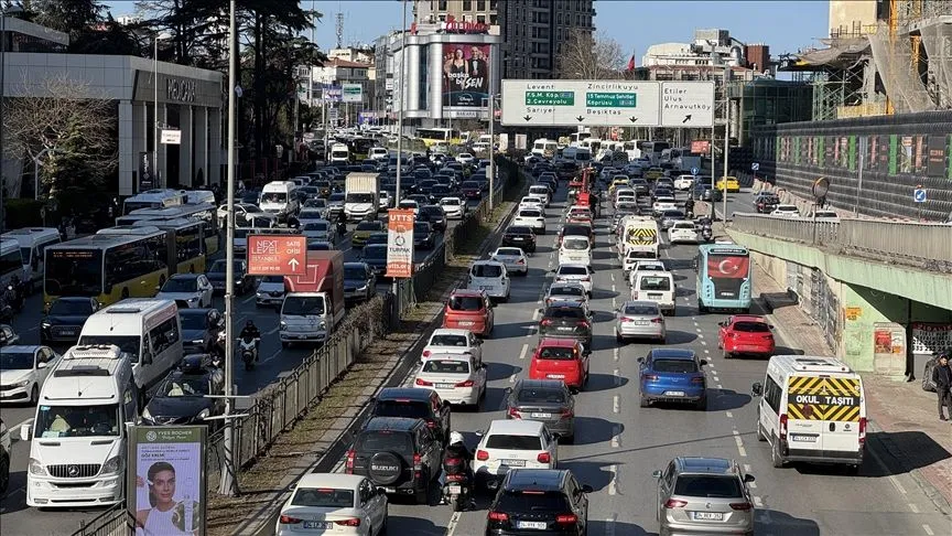 İstanbul'da akşam saatlerinde trafik yoğunluğu yüzde 80'i aştı