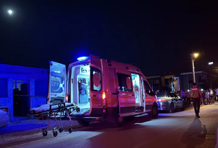Kocaeli'de amcaları tarafından silahla öldürülen 2 kardeşin cenazeleri defnedildi