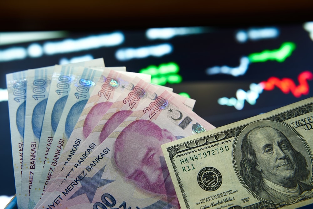 Döviz yükselişe geçti: Dolar/TL rekor kırdı
