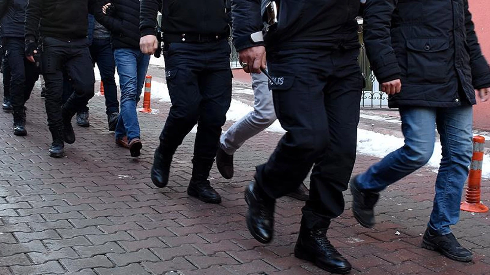 Konya merkezli 9 ilde FETÖ operasyonu: 20 şüpheli gözaltında