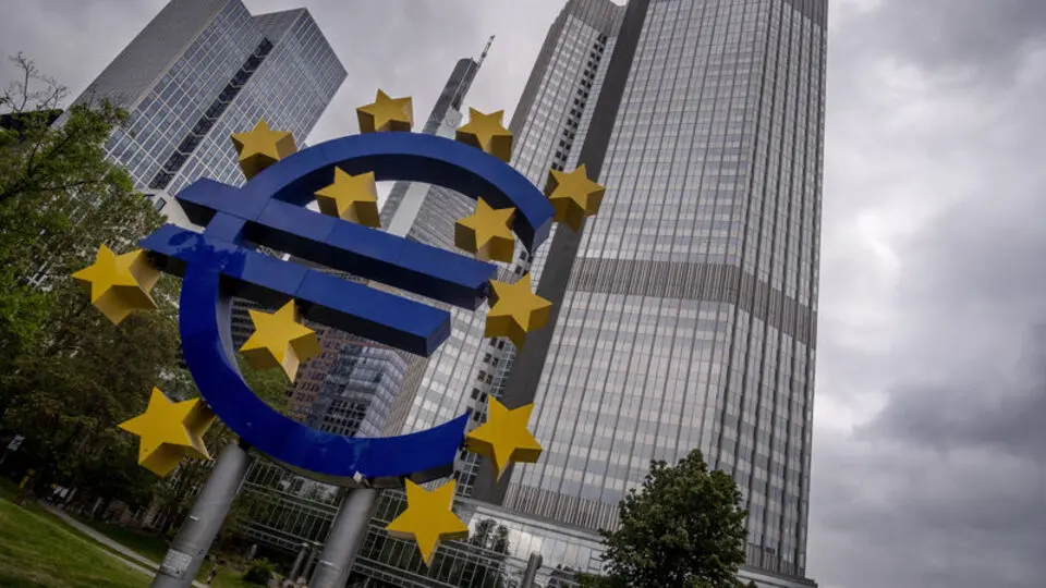 Euro Bölgesi'nde büyüme yavaşladı