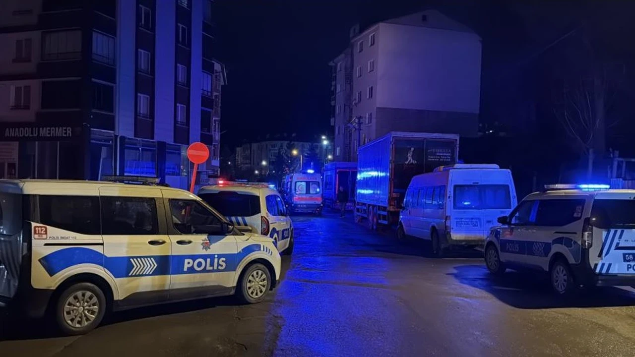 Sivas’ta 15 yaşındaki çocuk aile katliamı yaptı: 2 ölü, 1 yaralı